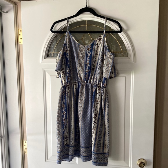 Cute Muted-tone Lightweight Dress - Picture 1 of 4